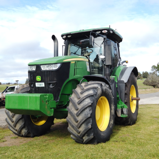 John Deere 230-hp Cab Tractor